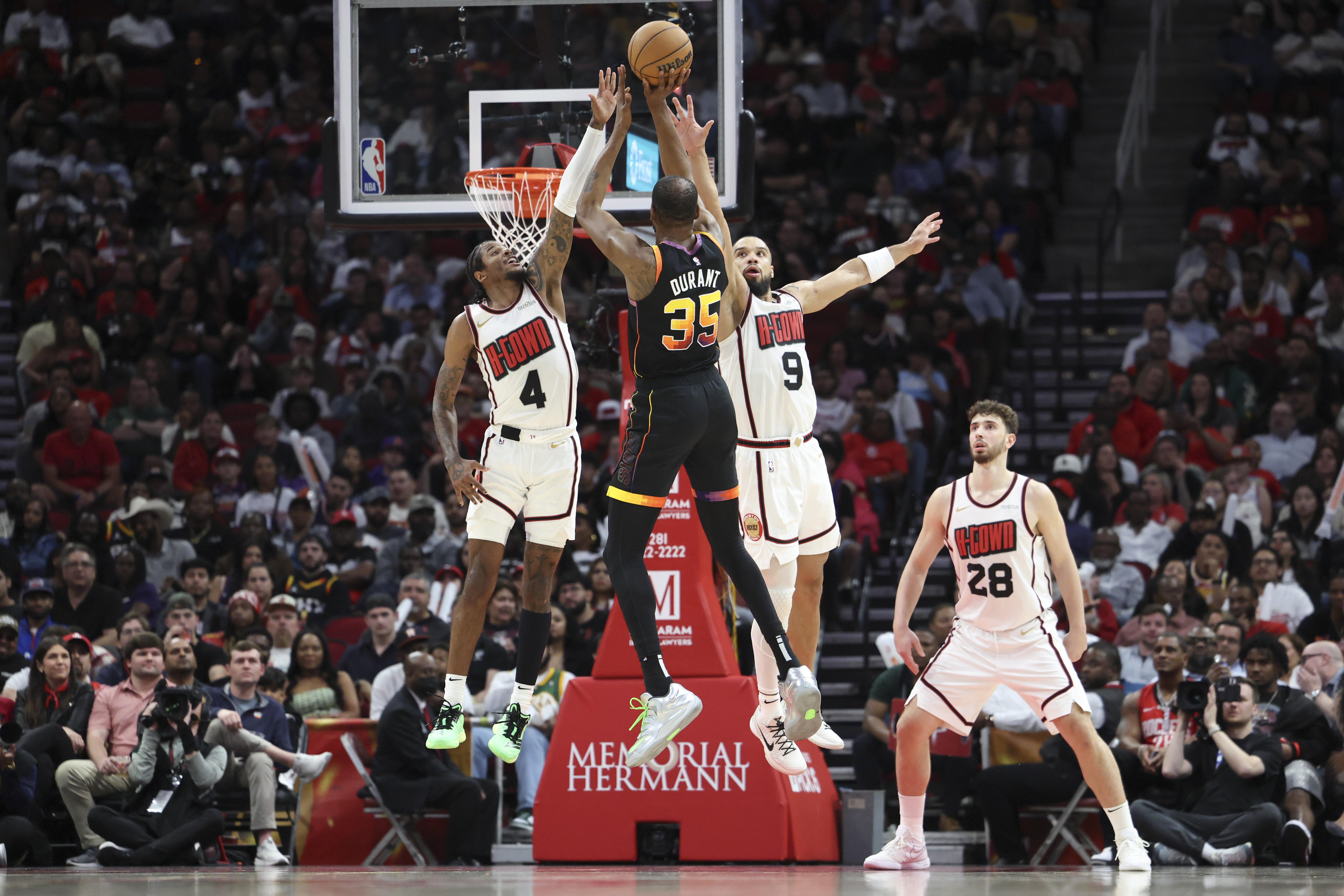 xingkong.com-申京谈杜兰特加盟：我向他表示欢迎 他说要一起做许多很棒的事