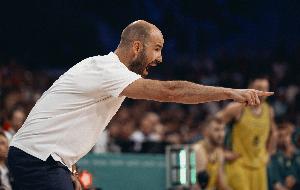 星空体育下载-外线很准!希腊全队三分25投14中 命中率高达56%