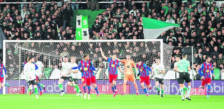 星空体育下载-世体：特狮连国王杯都没有上场机会，若想比赛他只能冬窗离队